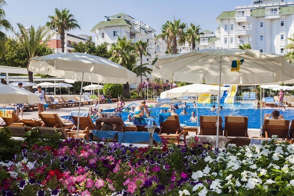 The Garden Beach Hotel Konaklı Kültér fotó