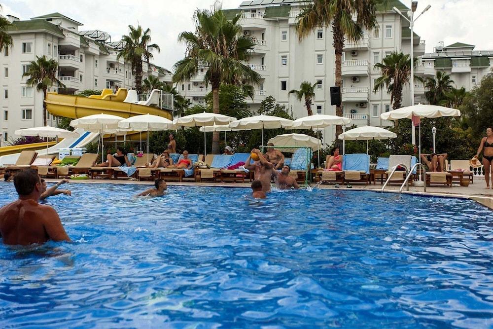 The Garden Beach Hotel Konaklı Kültér fotó